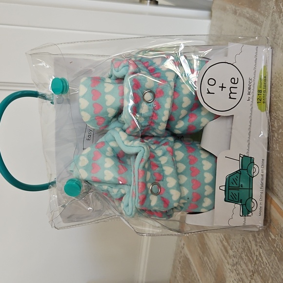 NWT Ro + Me By Robeez Heart Patterned Baby Shoes 0 - 3 Momths Gift Baby Shower‎ - Picture 5 of 6